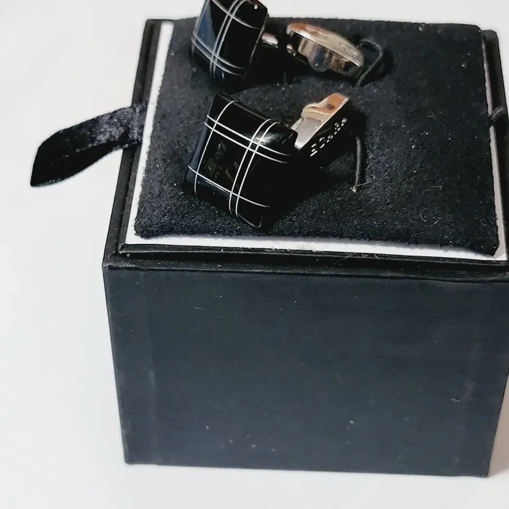 Engara cufflinks featuring